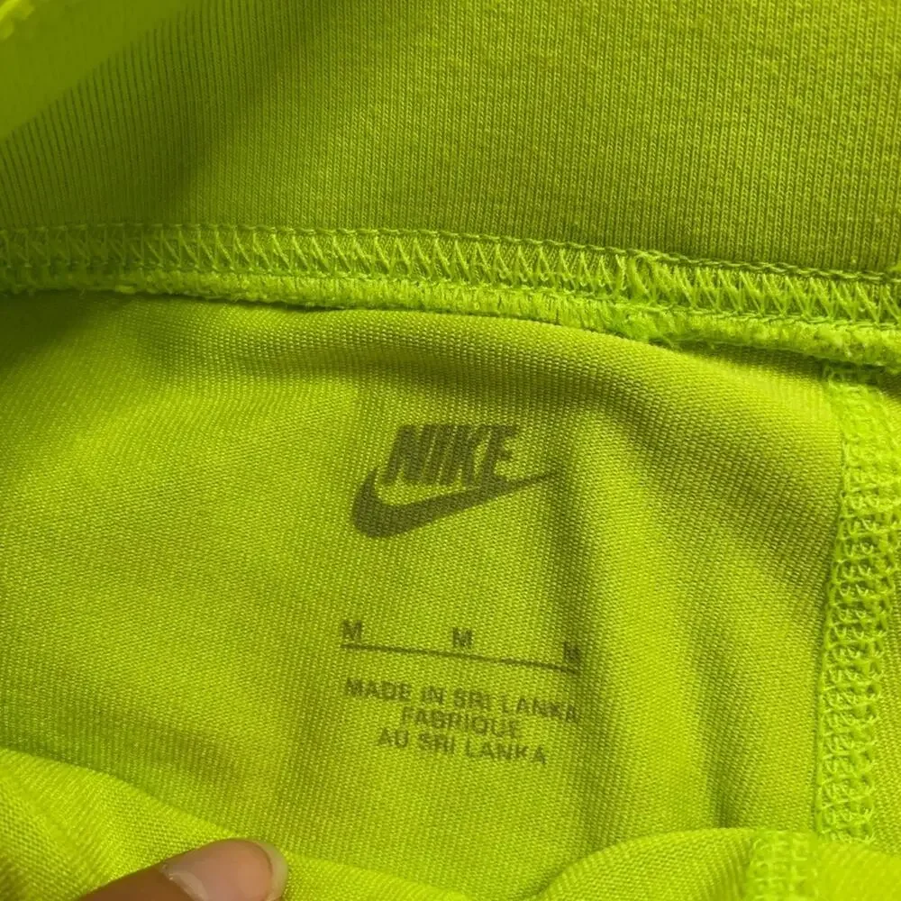 Nike Shorts Womens M Medium Acid Lime Sportswear Essential Pull On 10 Inch Biker